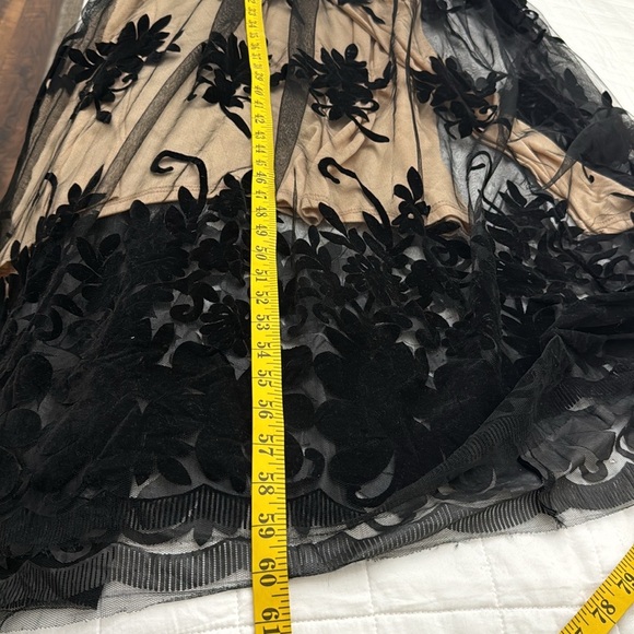 LUXXEL ELEGANT BLACK NUDE FLORAL LACE STRAP DEEP V-NECK GOWN sz S - Picture 11 of 15